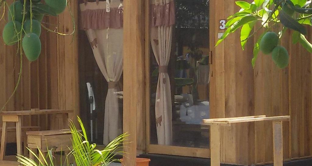Beach Box Bungalow Τζίλι Τραγουανγκάν Δωμάτιο φωτογραφία