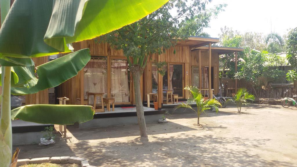 Beach Box Bungalow Τζίλι Τραγουανγκάν Δωμάτιο φωτογραφία