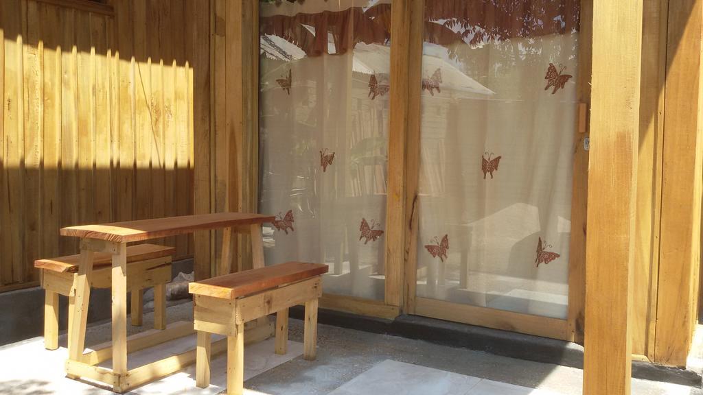 Beach Box Bungalow Τζίλι Τραγουανγκάν Δωμάτιο φωτογραφία
