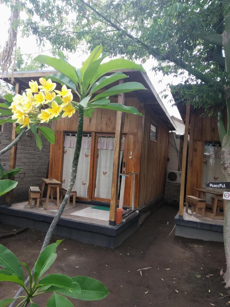Beach Box Bungalow Τζίλι Τραγουανγκάν Εξωτερικό φωτογραφία
