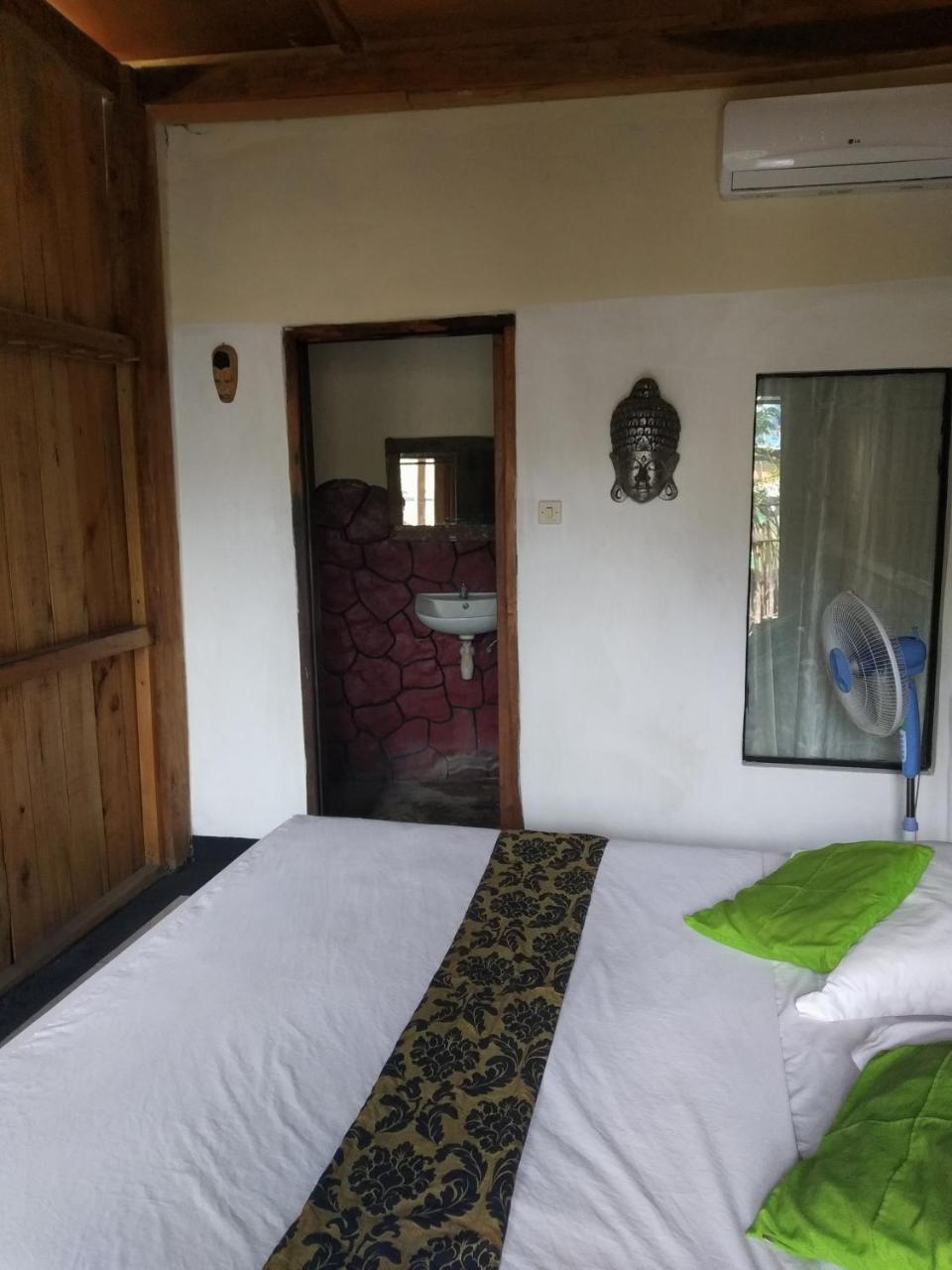 Beach Box Bungalow Τζίλι Τραγουανγκάν Εξωτερικό φωτογραφία