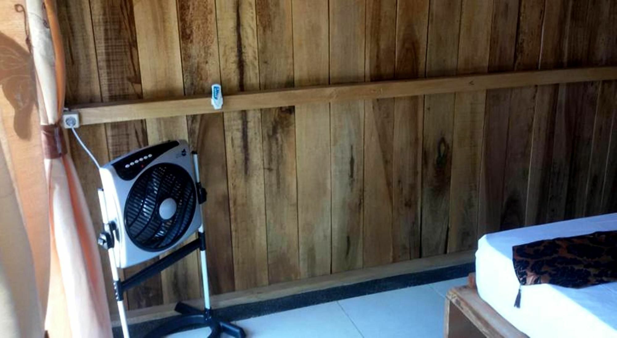 Beach Box Bungalow Τζίλι Τραγουανγκάν Εξωτερικό φωτογραφία