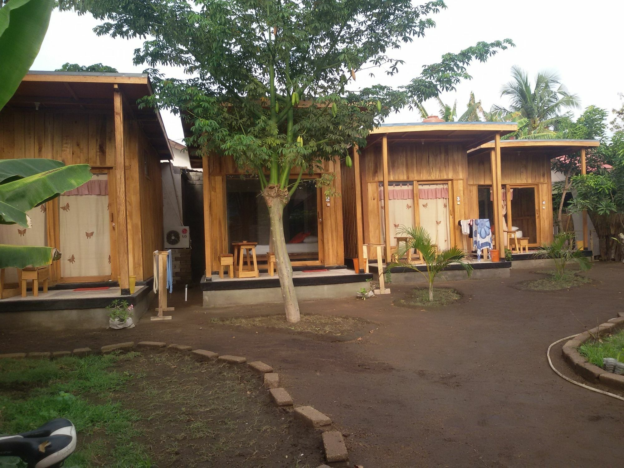 Beach Box Bungalow Τζίλι Τραγουανγκάν Εξωτερικό φωτογραφία