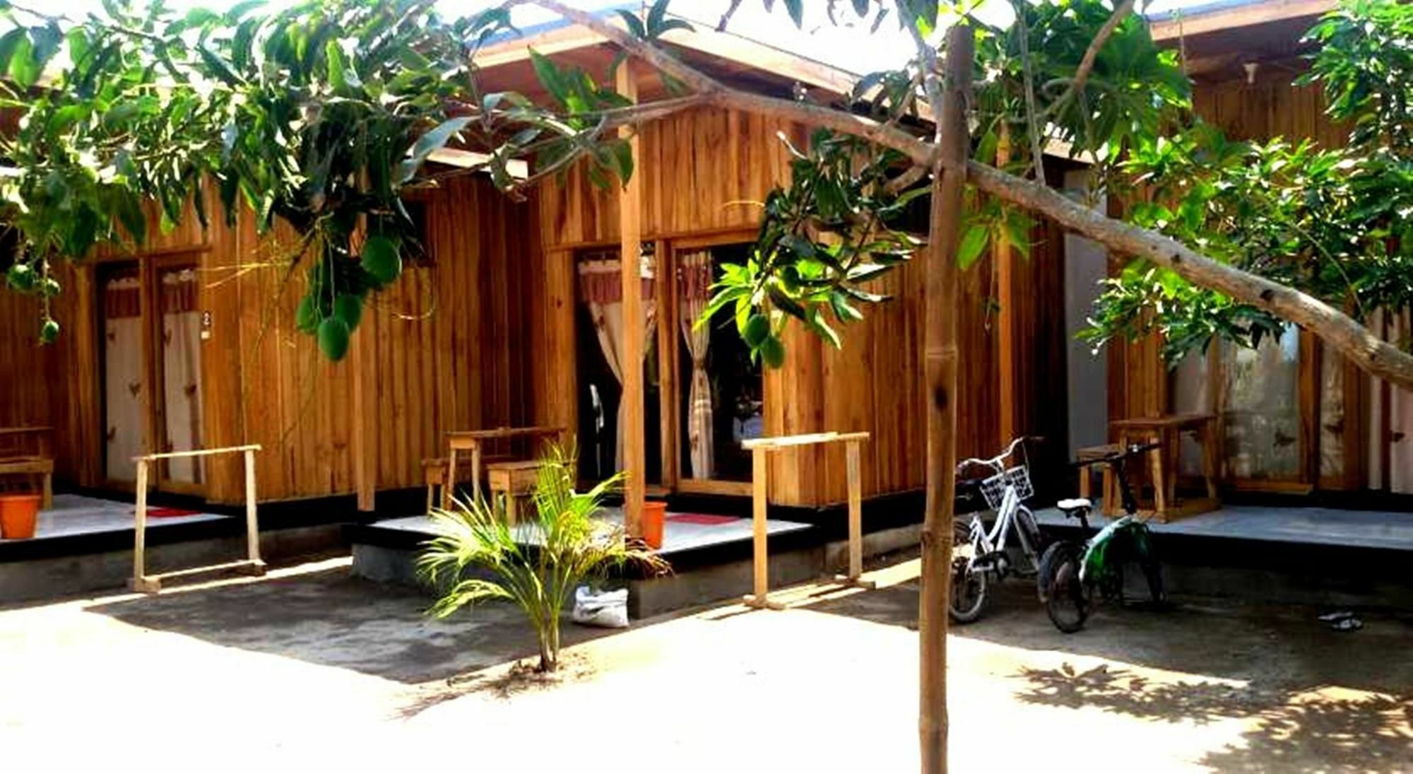 Beach Box Bungalow Τζίλι Τραγουανγκάν Εξωτερικό φωτογραφία