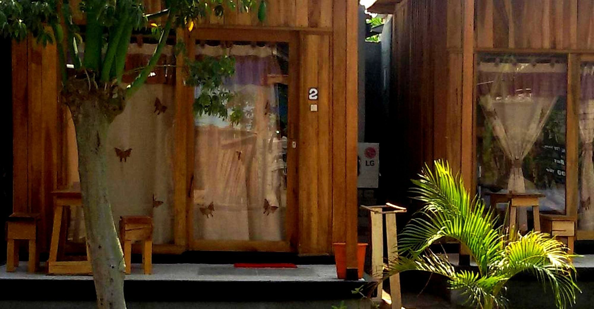 Beach Box Bungalow Τζίλι Τραγουανγκάν Εξωτερικό φωτογραφία